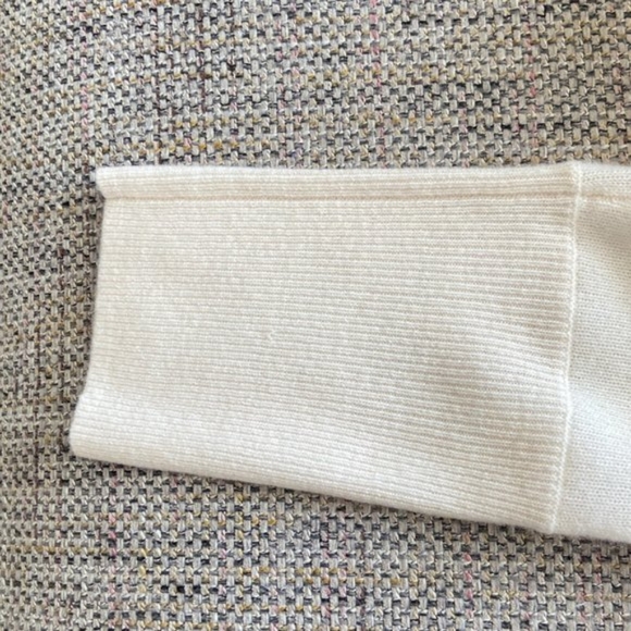 NWT TAHARI 100% 2- PLY CASHMERE Sweater Whole Cut Sleeve V- Neck Pearl Large - Picture 5 of 5